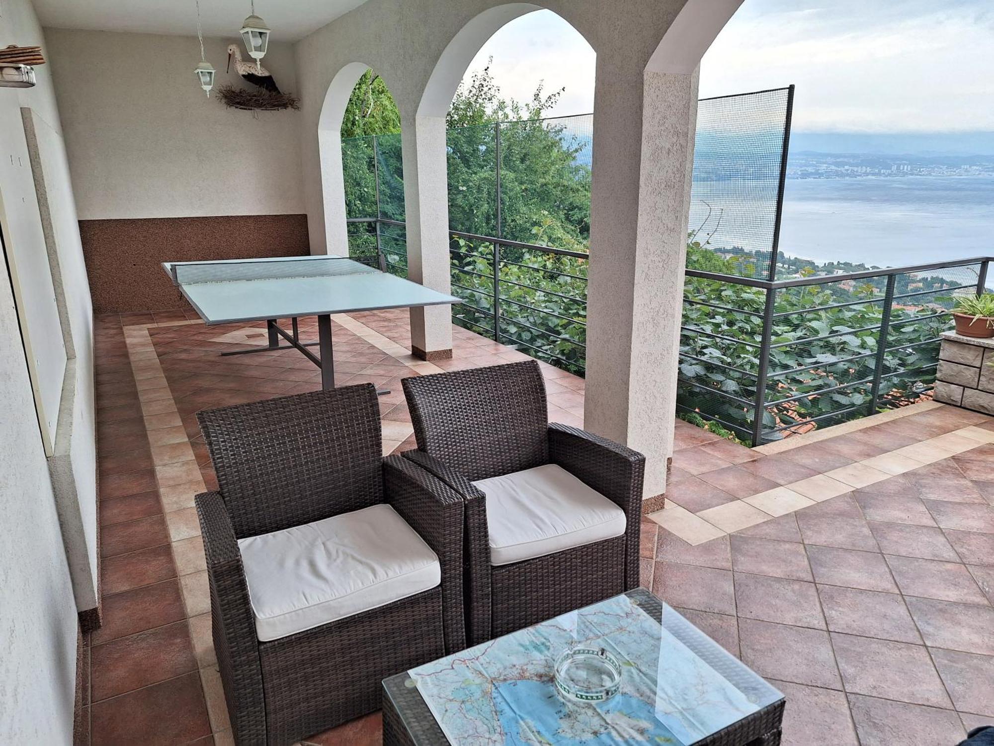Villa Suzy-Apartments Suzana Ловран Екстер'єр фото